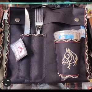 TABLA REDONDA SET DE CUBIERTOS VASO DE ALUMINIO