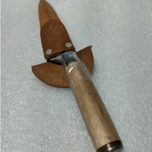 Cuchillo con vaina artesanal
