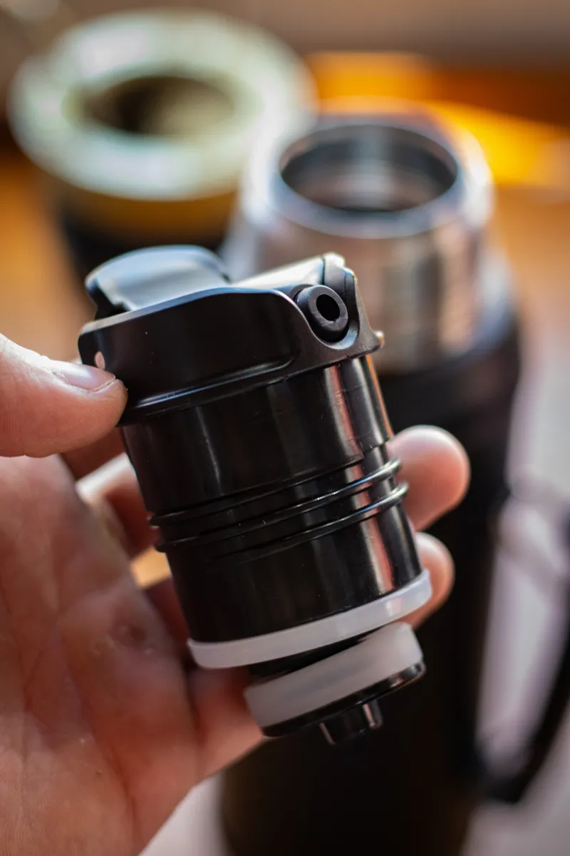 PICO CEBADOR TAPON